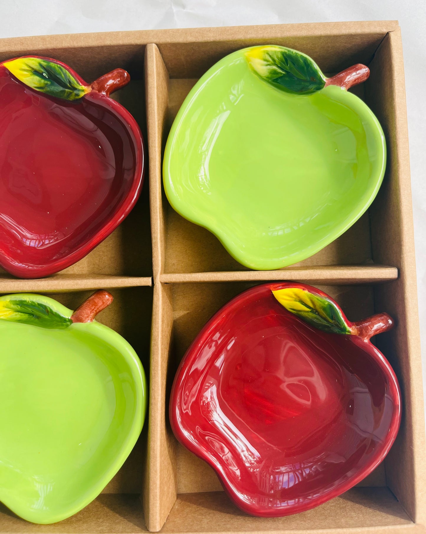 Set of 4 Bowls - Apples